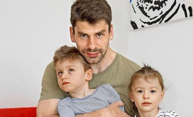 Jurajov syn Jerguško má po predčasnom narodení poškodený mozog.