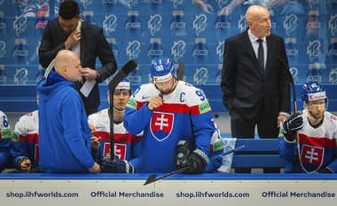 Hudáček po tom lieta ako drak: TOTO si počas zápasu dávajú slovenskí hokejisti pod nos!
