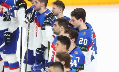 Slovenskí hokejisti po vypadnutí s Kanadou neskrývali sklamanie.