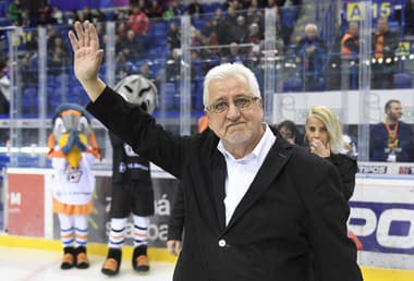 Legendárny slovenský hokejista Vincent Lukáč.