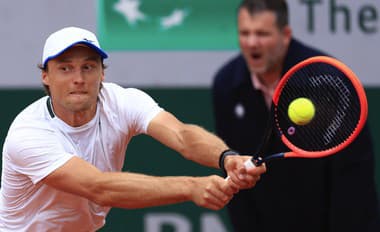 Slovenský tenista Jozef Kovalík sa prebojoval už do 3. kola dvojhry na grandslamovom turnaji Roland Garros.