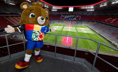 Maskotom ME vo futbale v Nemecku je medveď Albärt.