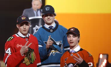 Spoznali sme draftovú jednotku NHL: Rekord pre Bielorusko a čo Slováci?