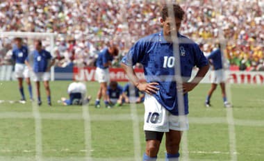 Roberto Baggio pred osudovou penaltou vo finále MS.  