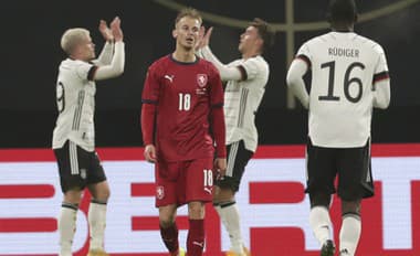 Český futbalista sa po zápase s Ukrajinou pustil do fanúšikov: Strašné! Toto sa už nemôže stať