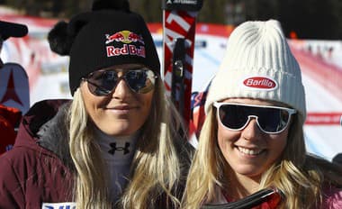 Na snímke dve fenomenálne lyžiarky Lindsey Vonnová a Mikaela Shiffrinová.  