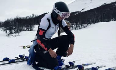 Talianska lyžiarka Matilde Lorenziová, juniorská šampiónka Talianska v super-G, zomrela po páde počas tréningu. 