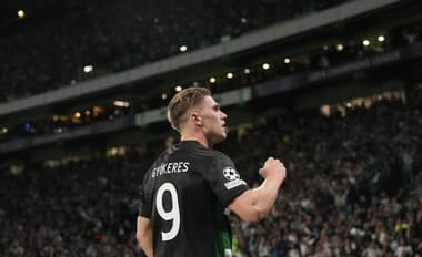 Švédsky kanonier hetrikom zostrelil Manchester City, Real nestačil na milánske AC