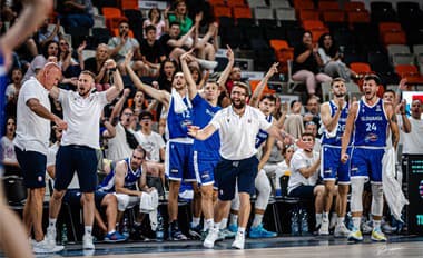 Bratislava pod dohľadom NBA! Na zápas desaťročia prišiel aj vzácny hosť