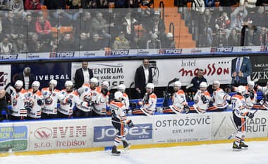 Hokejisti HK Dukla Ingema Michalovce zvíťazili v stredajšej predohrávke 13. kola Tipos extraligy nad HC Slovan Bratislava 5:1.