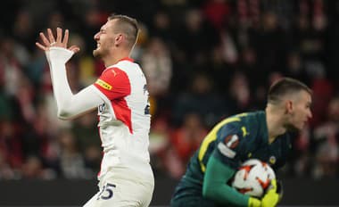 Jirka asistenciou pomohol Plzni k výhre, Slavia nestačila na Mourinhovo Fenerbahce