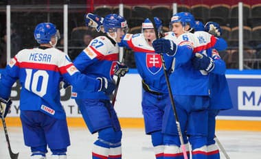 Slovenskí hokejisti majú za sebou prvý prípravný duel, skóroval aj Šatan