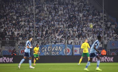 Na snímke fanúšikovia ŠK Slovan Bratislava v zápase 17. kola futbalovej Niké ligy medzi MŠK Žilina - ŠK Slovan Bratislava.