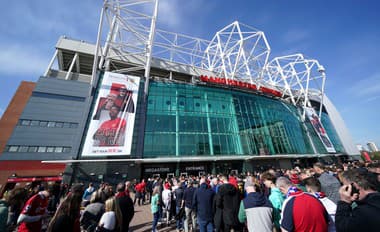 Nečakané spojenie: Fanúšikovia Liverpoolu a Manchestru United budú spolu protestovať