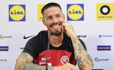 Na snímke manažér tímu a asistent trénera Marek Hamšík.