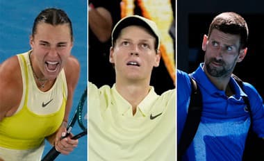 Na snímke sú zľava Arina Sabalenková, Jannik Sinner a Novak Djokovič. 