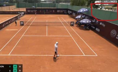 Hororové zábery z turnaja ATP: Tenisti zmrzli, vedľa kurtu sa strieľalo!