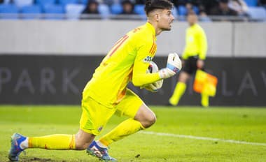 Na snímke brankár Dominik Takáč (Slovan Bratislava).