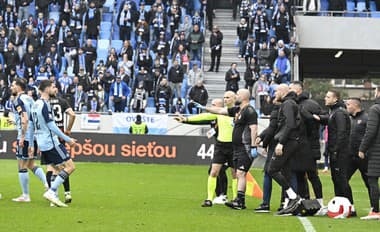 Emócie derby počas stretnutia 2. kola nadstavbovej časti Niké ligy skupiny o titul ŠK Slovan Bratislava - FC Spartak Trnava