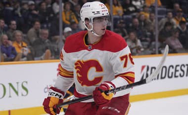 Martin Pospíšil v drese Calgary Flames.