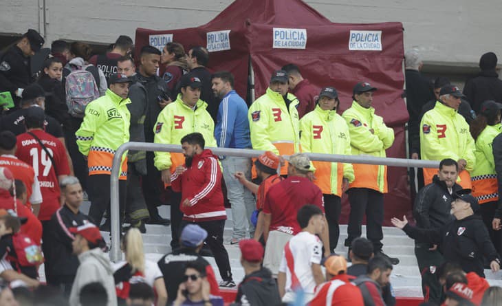 Tragédia na zápase River Plate: Fanúšik zomrel po páde z tribúny!