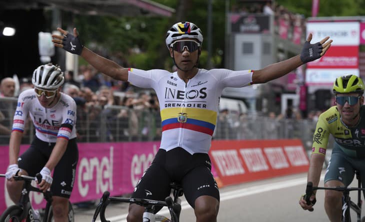 Obrovské prekvapenie: Jhonatan Narvaez zvíťazil v úvodnej etape Giro d'Italia