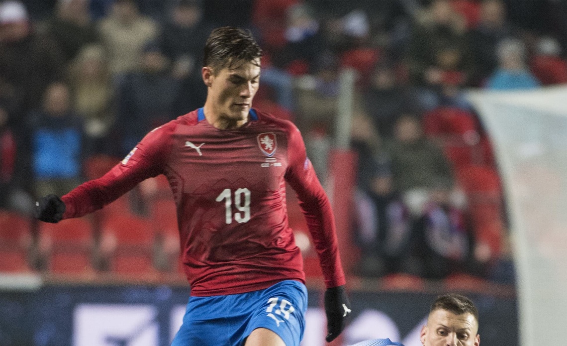 Futbalista Patrik Schick (26) triumfoval v novinárskej ankete o najlepšieho hráča uplynulého ročníka a premiérovo získal českú Zlatú loptu. 