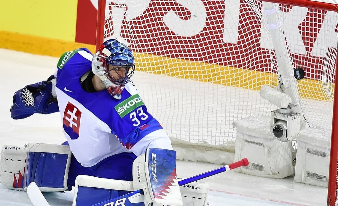 Slovenský hokejový brankár Július Hudáček (34) si to po konci v pražskej Sparte namieril do KHL.