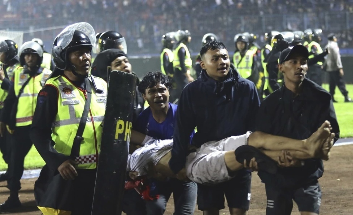 Na 131 sa zvýšil počet obetí nepokojov a následnej tlačenice na futbalovom štadióne v Indonézii. V utorok to uviedol predseda úradu verejného ...