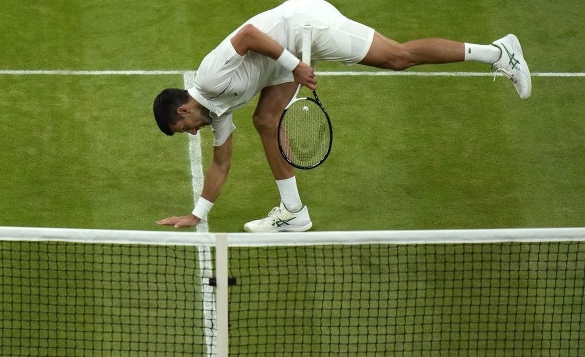 Srbský tenista Novak Djokovič siedmykrát v kariére triumfoval vo Wimbledone. Ako nasadená jednotka a obhajca prvenstva zdolal vo finále ...