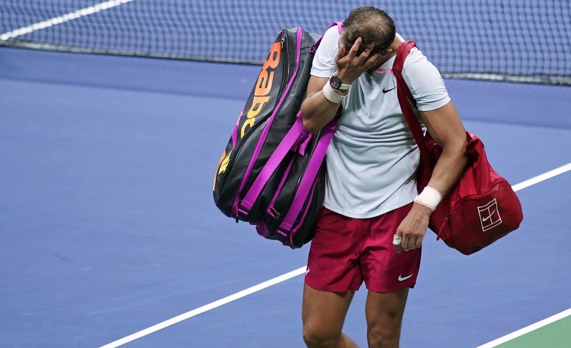 Toto nikto nečakal! Nasadená dvojka Španiel Rafael Nadal (36) prehral v osemfinále tenisového US Open s domácim Francesom Tiafoem (24) ...