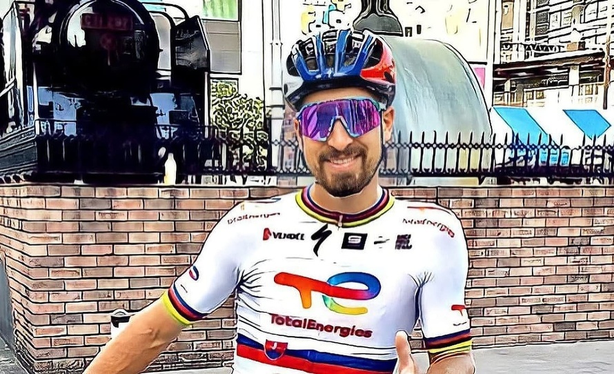 Všade, kam príde, spôsobí roz­ruch. Cyklista Peter Sagan (32) si po účinkovaní na MS odbehol do Ázie, kde musí plniť sponzorské povinnosti. ...