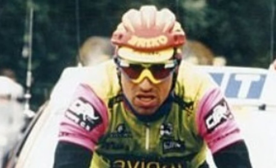 Zomrel bývalý úspešný cyklista Luboš Lom († 57). Účastník olympijských hier v Soule a neskorší cestný profesionál bojoval od roku 2013 ...