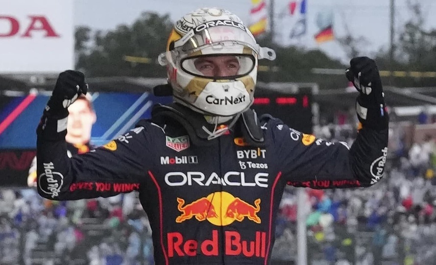 Holanďan Max Verstappen z tímu Red Bull zvíťazil na Veľkej cene Japonska, osemnástom podujatí seriálu F1. 