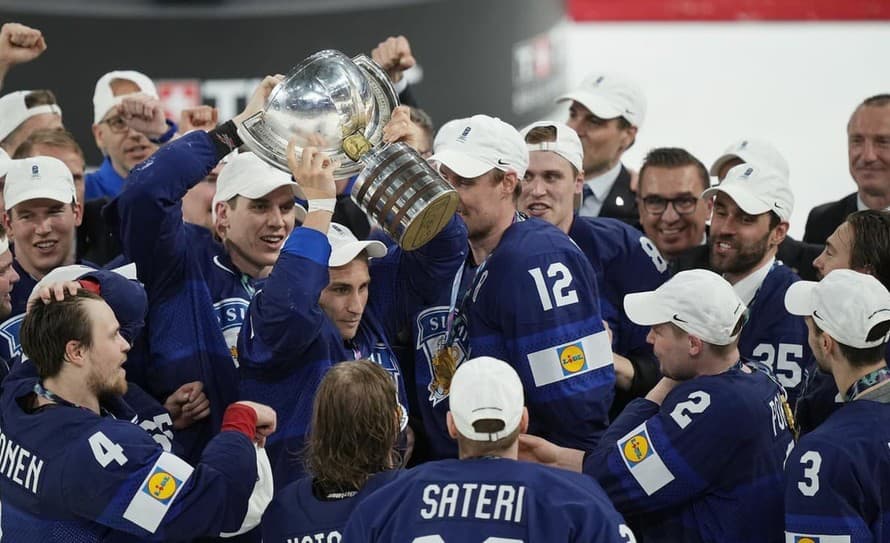 Hokejisti Fínska sa stali majstrami sveta. Vo finále na domácom šampionáte zdolali v Tampere Kanadu 4:3 po predĺžení. 