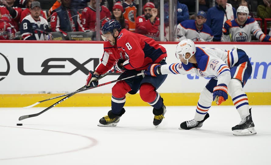 Hokejisti Washingtonu Capitals zastavili sériu prehier na čísle štyri, keď v nočnom zápase zdolali Edmonton Oilers 5:4. Slovenský obranca ...