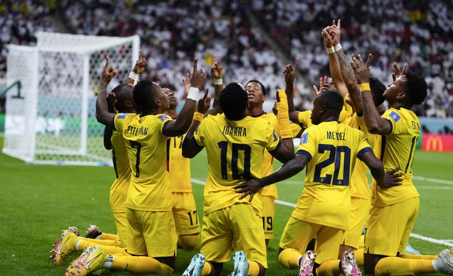 Ekvádorskí futbalisti zvládli otvárací zápas 22. majstrovstiev sveta. V nedeľňajšom stretnutí A-skupiny v katarskom Al Chore zdolali ...