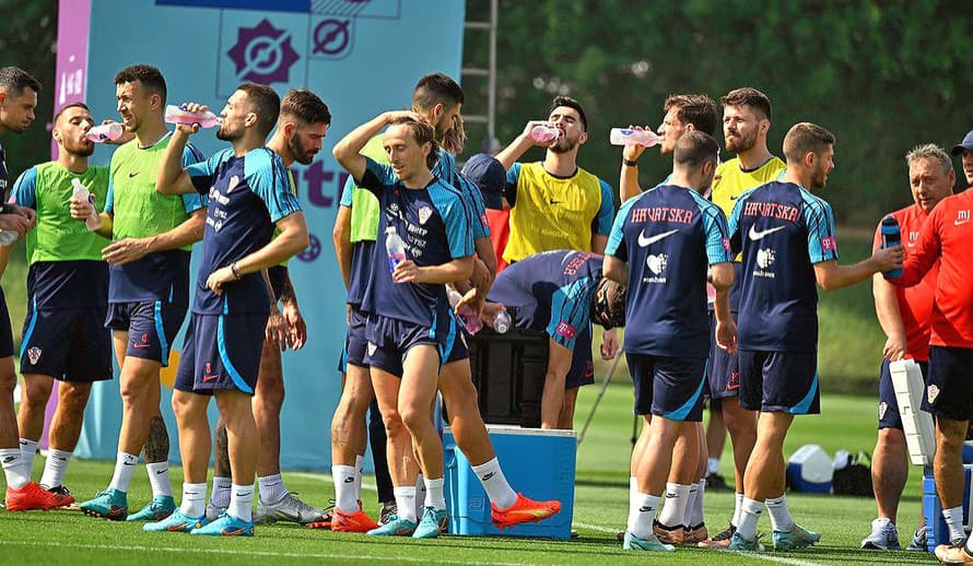 Frflú najmä Európania! Ešte pred týždňom sa pripravovali doma na historicky prvý „zimný“ svetový šampionát v teplých bundách, teraz sa ...