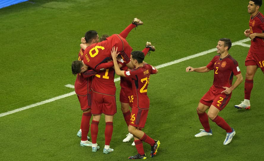 Futbalisti Španielska triumfovali vo svojom prvom zápase na 22. majstrovstvách sveta. V stredajšom stretnutí E-skupiny v katarskej Dauhe ...