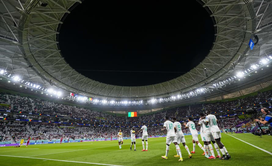 Futbalisti Senegalu zvíťazili vo svojom druhom zápase na 22. majstrovstvách sveta v Dauha-Al Thumama nad domácim Katarom 3:1.