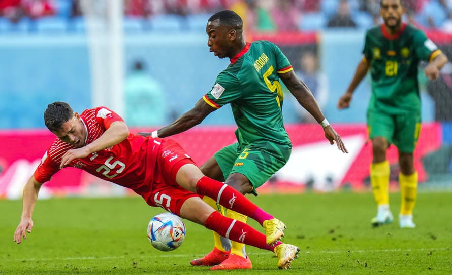 Pre mnohých je to nepochopiteľné! Kamerunský futbalista Gael Ondua (27) sa hrdo hlási k tomu, že Rusku je jeho domovom. Na MS v Katare ...