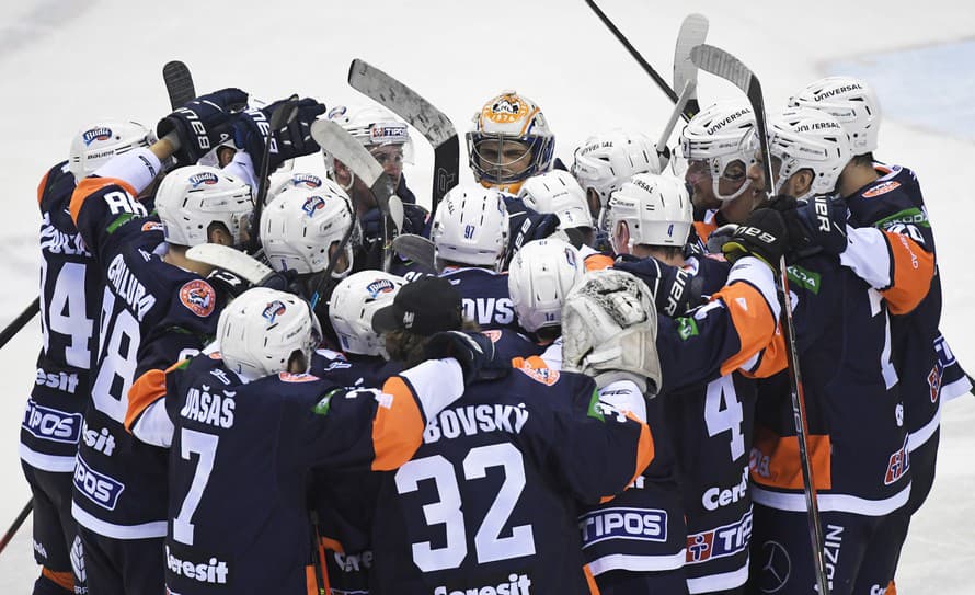 Hokejisti HK Dukla Ingema Michalovce zvíťazili v nedeľňajšom stretnutí 23. kola Tipos extraligy na ľade HC Košice 4:3 po predĺžení a ...