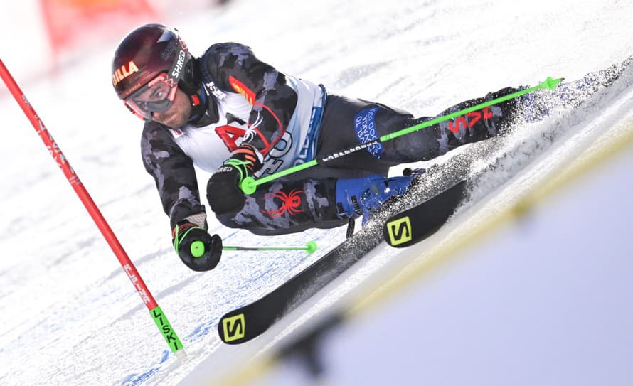  Slovenský lyžiar Andreas Žampa (29) sa napriek zlomenine ruky postaví na štart sobotného obrovského slalomu SP vo Val d'Isere. 