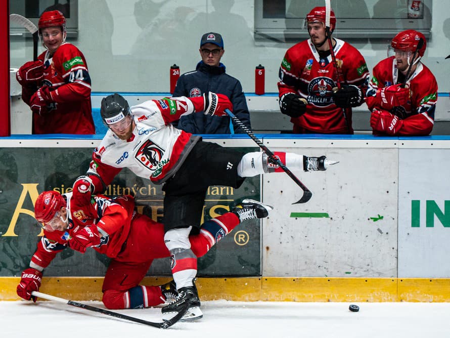 Novým trénerom hokejistov MHk 32 Liptovský Mikuláš sa stal Ernest Bokroš (63).