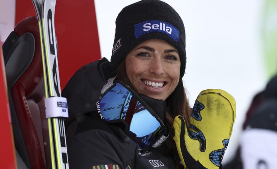 Talianska lyžiarka Elena Curtoniová (31) triumfovala v piatkovom treťom zjazde sezóny Svetového pohára. Vo švajčiarskom stredisku St. ...