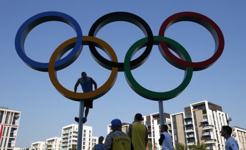 Primátor japonského mesta Sapporo Kacuhiro Akimoto a Japonský olympijský výbor vyhlásili, že na istý čas prerušia úsilie o získanie práva ...