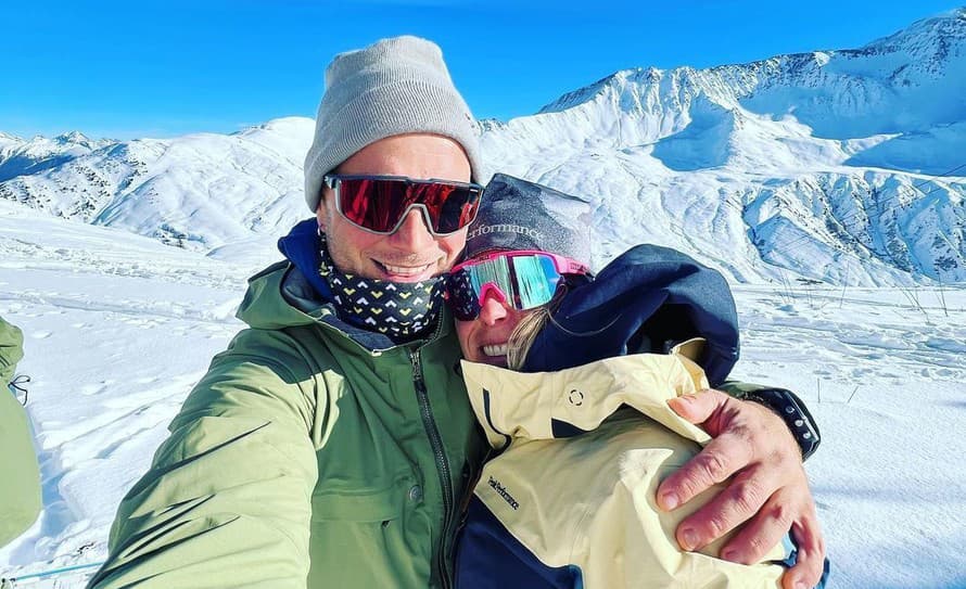 Už je to vonku! Bývalá slovenská lyžiarka Veronika Velez-Zuzulová (38) pred pár mesiacmi oznámila, že sa po desiatich rokoch rozvádza ...