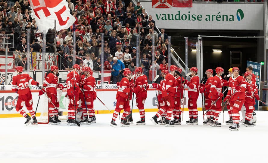 Slovenský hokejista Richard Pánik (31) skóroval v piatkovom stretnutí najvyššej švajčiarskej súťaže, ani jeho gól však nezabránil prehre ...