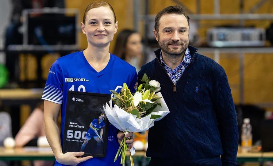 Slovenka Denisa Ferenčíková (31) sa stala desiatou florbalistkou, ktorá v českej extralige dosiahla hranicu 500 kanadských bodov!