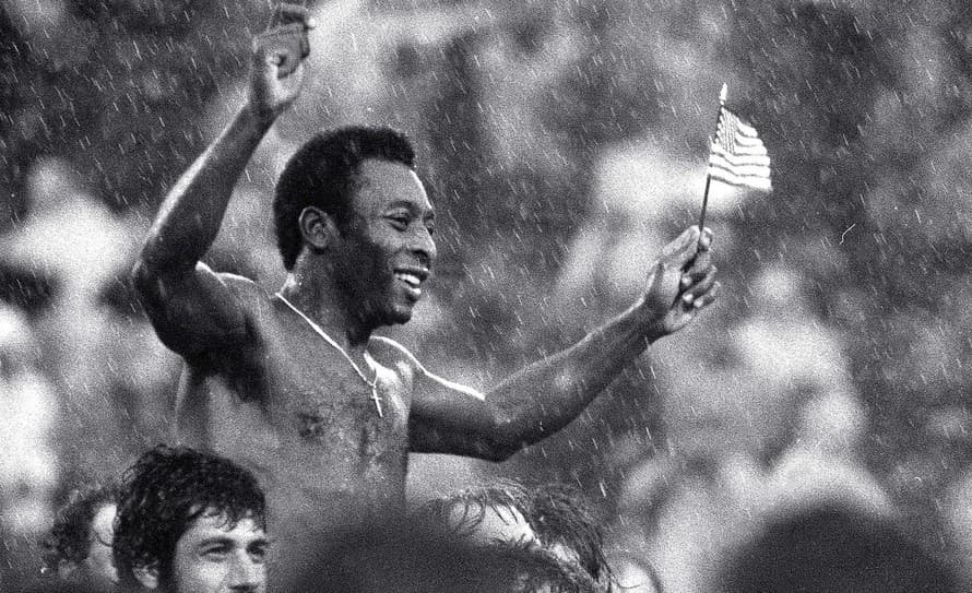Legendárny brazílsky futbalista Pelé zomrel vo veku 82 rokov. 